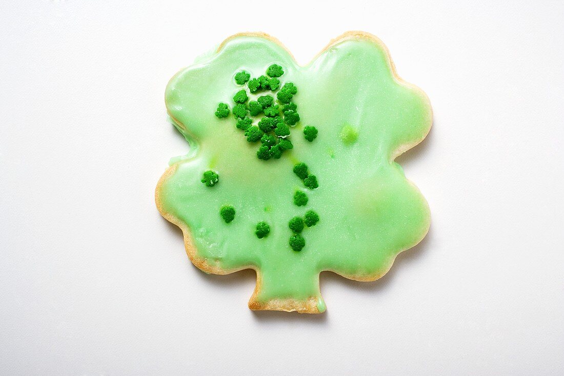 Kleeblattplätzchen mit grüner Glasur zum St.Patricks Day