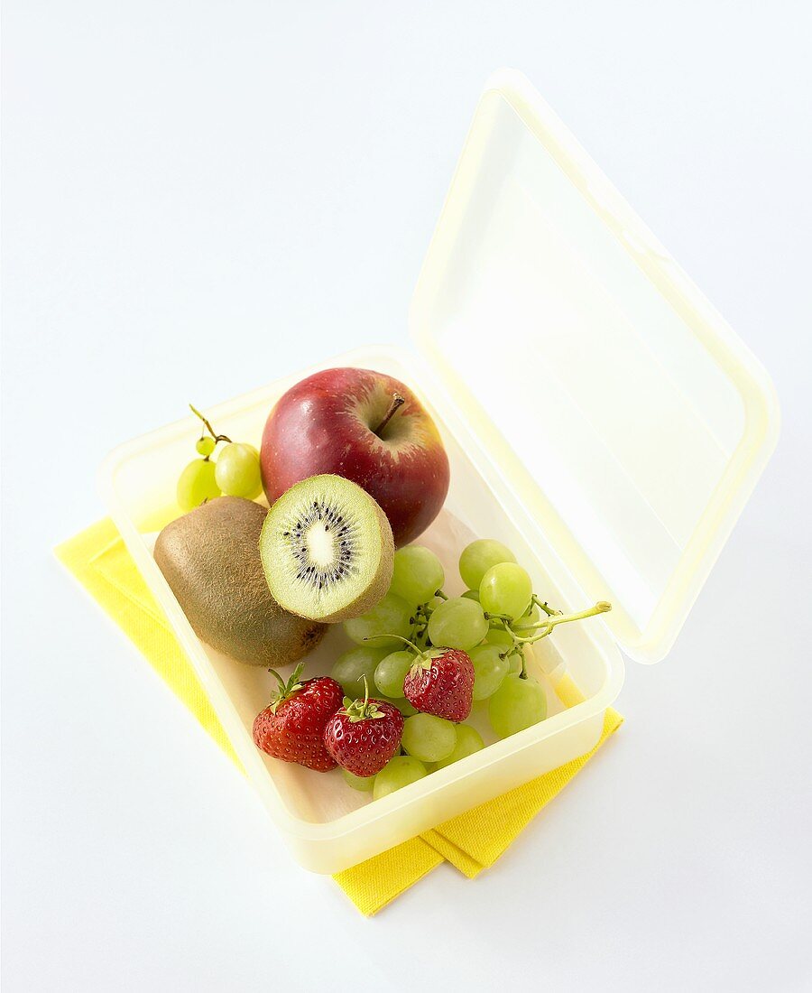 Lunchbox mit frischem Obst