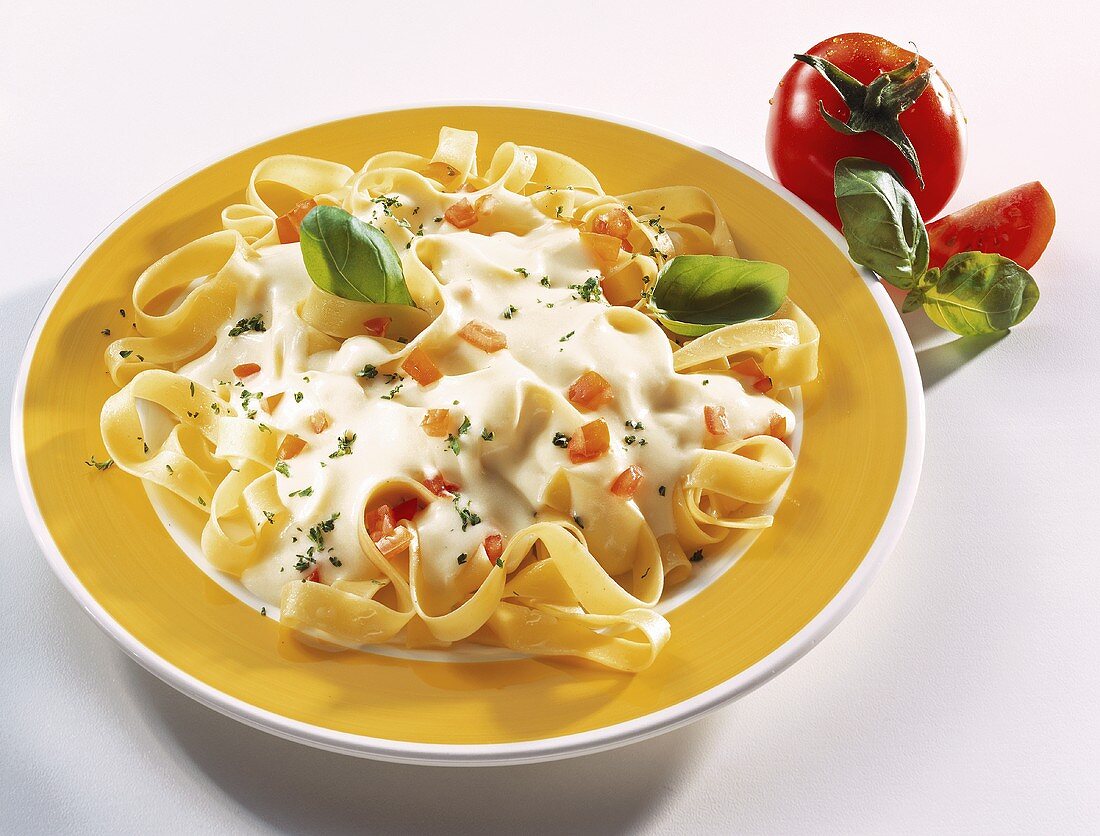 Tagliatelle with cream sauce