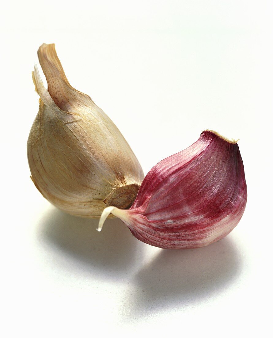 Unpeeled garlic cloves