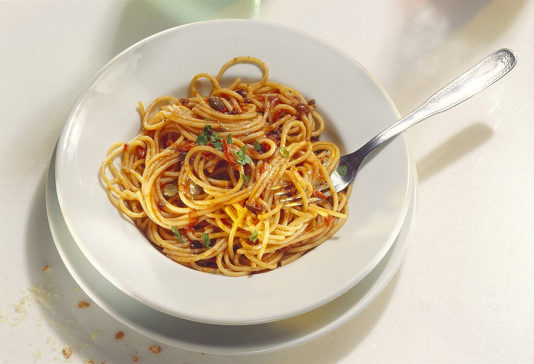 Spaghetti all'arrabiata (spicy pasta dish, Italy)