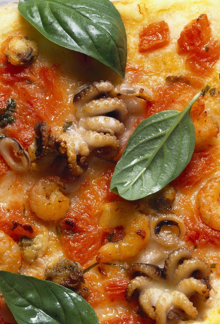 Pizza ai frutti di mare (seafood pizza, Italy)