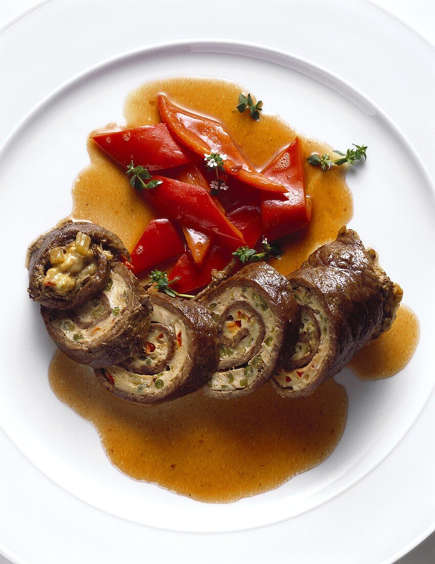 Rinderroulade mit Paprikagemüse