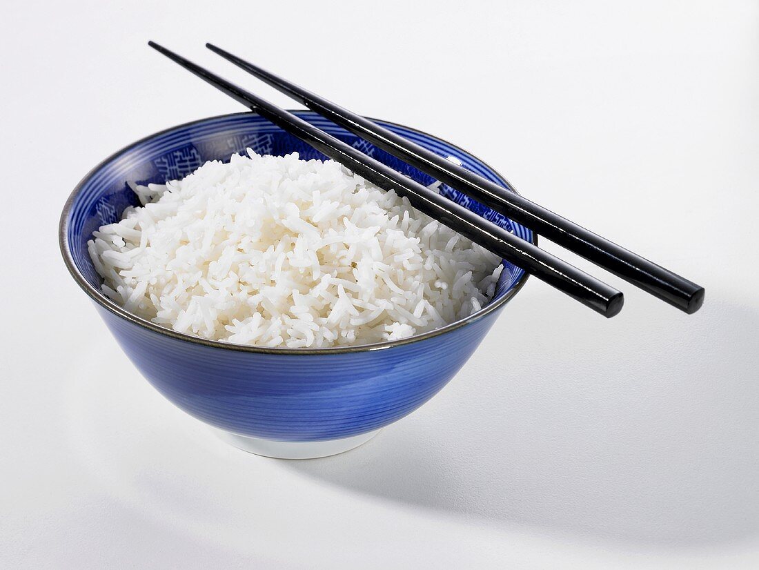 Eine Reisschale mit gekochten Reis