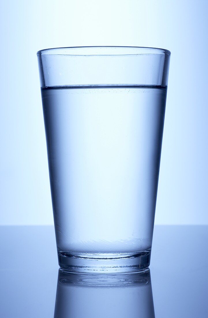 Ein Wasserglas