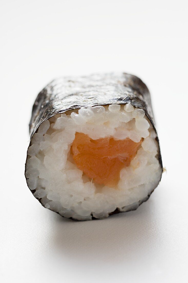 Maki-Sushi mit Lachs