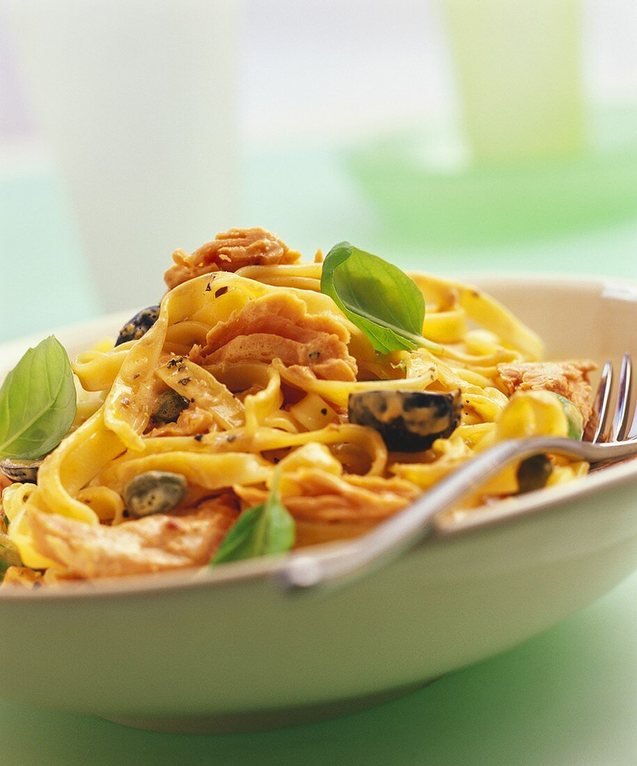 Tagliatelle with tuna and olives