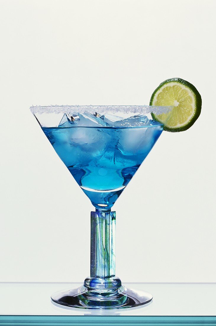 Blue Margarita (Drink mit Tequila und Blue Curacao)