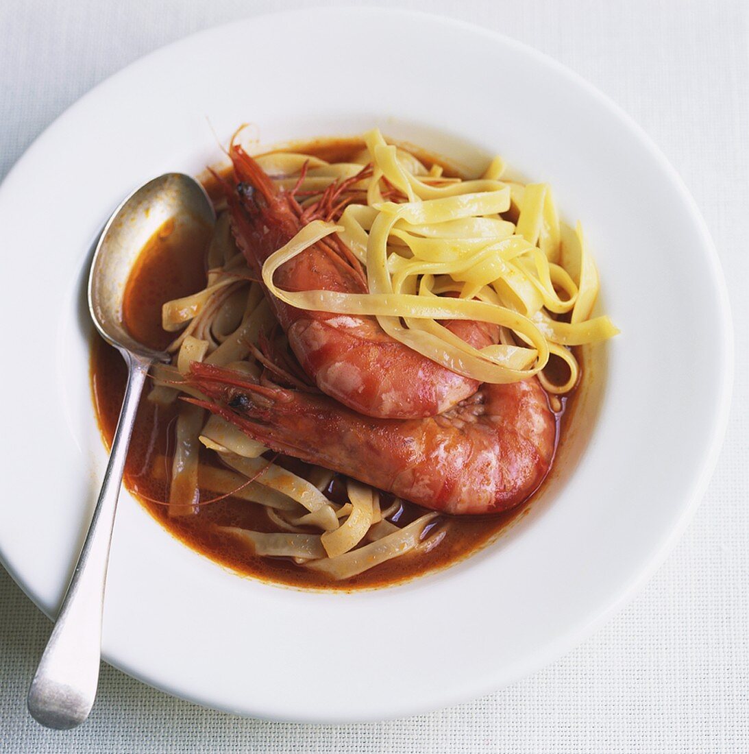 Tagliatelle mit Riesengarnelen