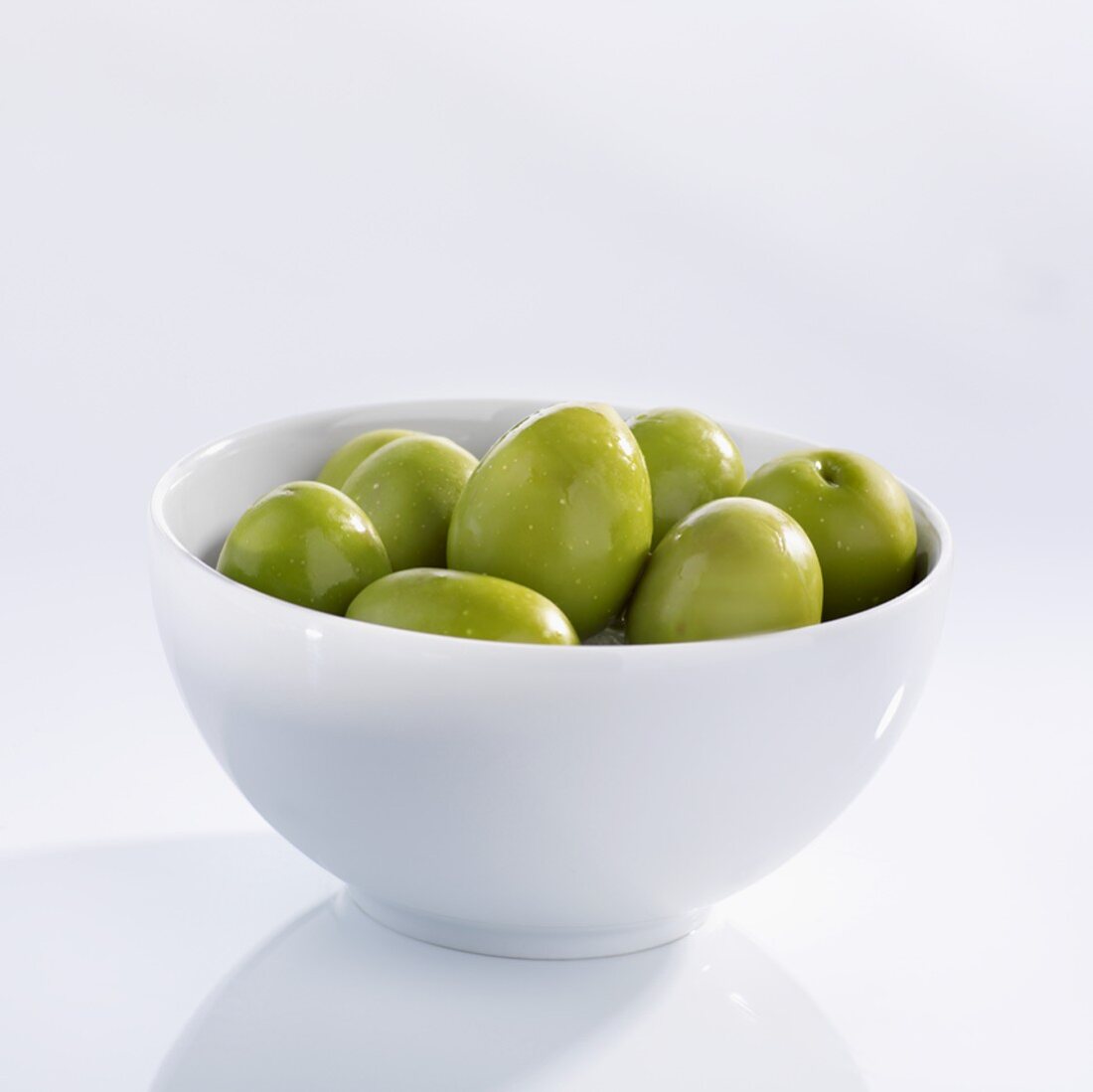 Grosse, grüne Oliven