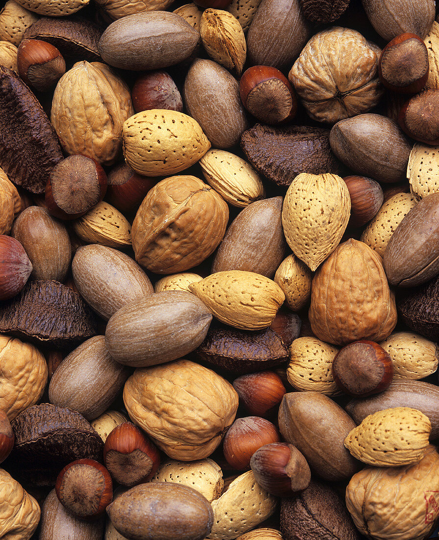 Assorted nuts (full-frame)