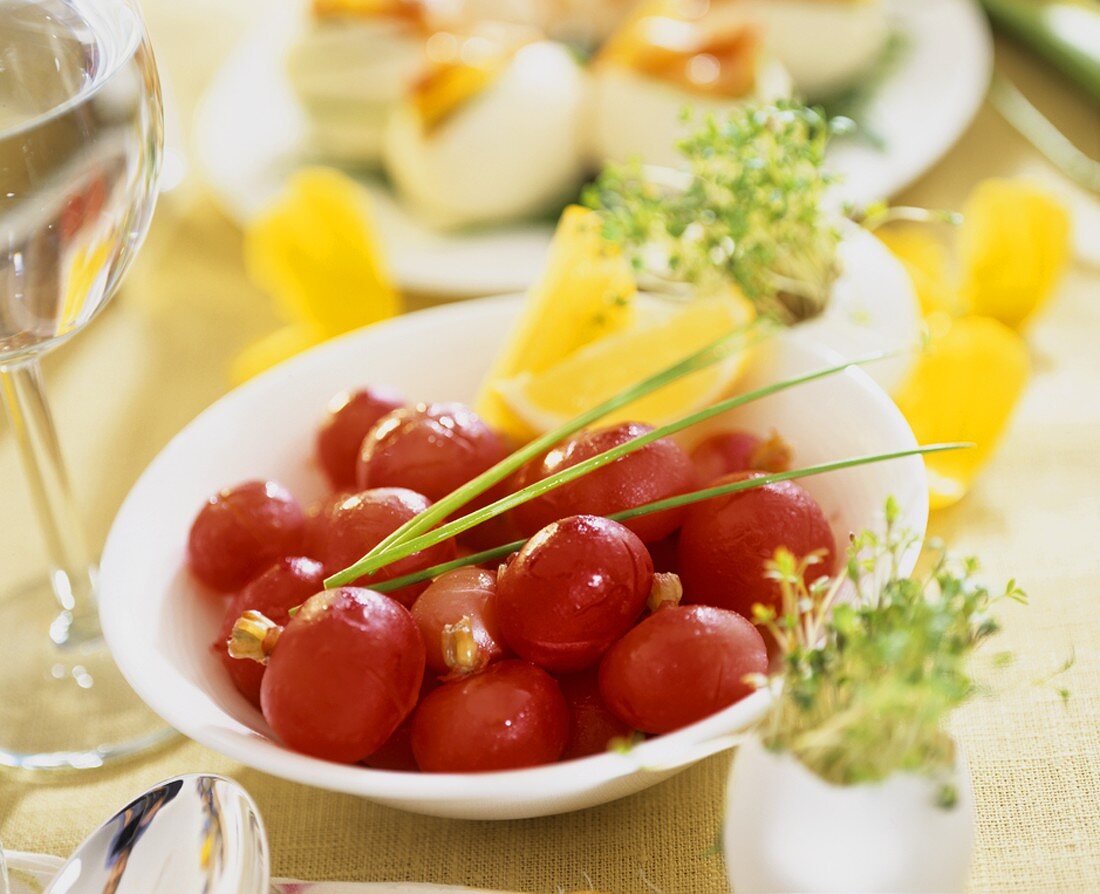 Radieschen in Butter mit Schnittlauch - zu Ostern