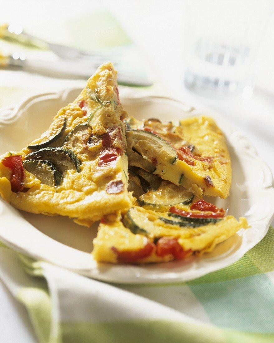 Courgette and pepper frittata