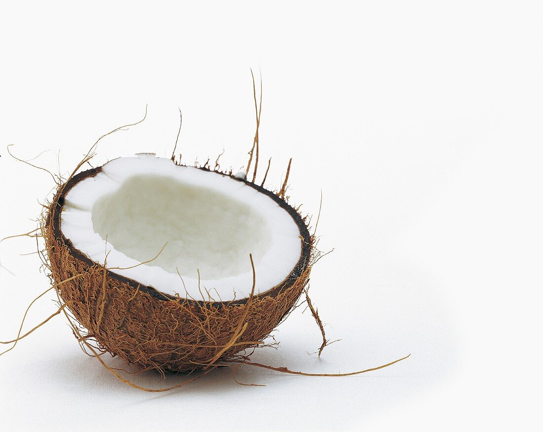 Eine Kokosnusshälfte