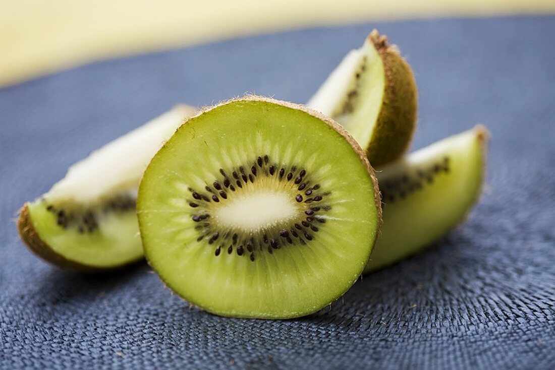 Kiwi, aufgeschnitten