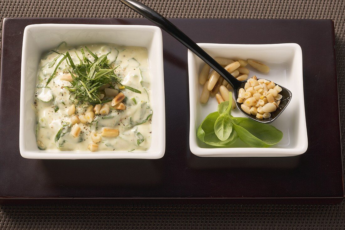 Mayonnaise with basil and pine nuts