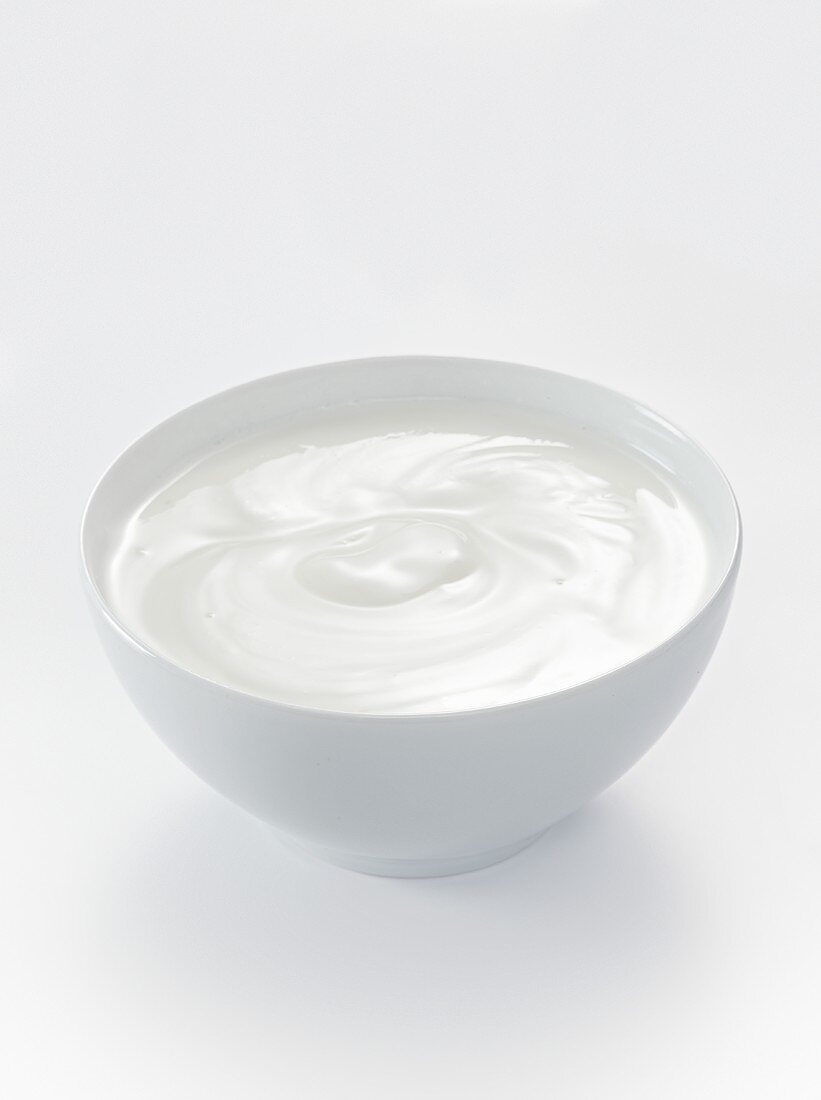 Cremiges Naturjoghurt in Schale