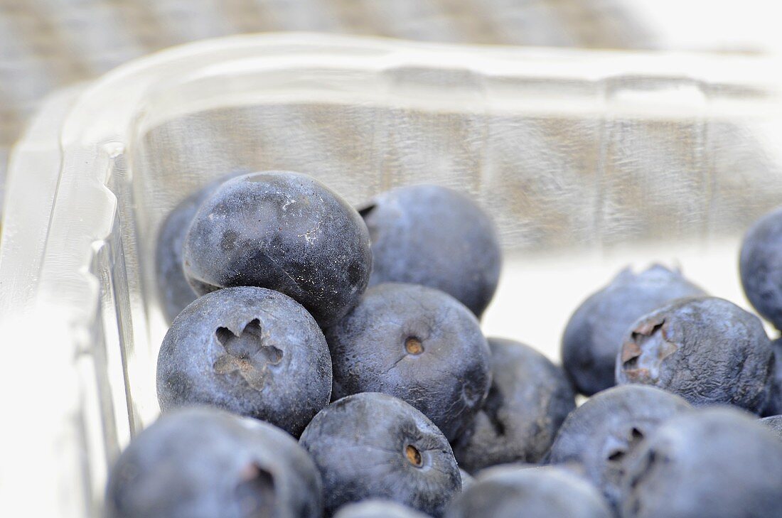 Blaubeeren in Plastikschale