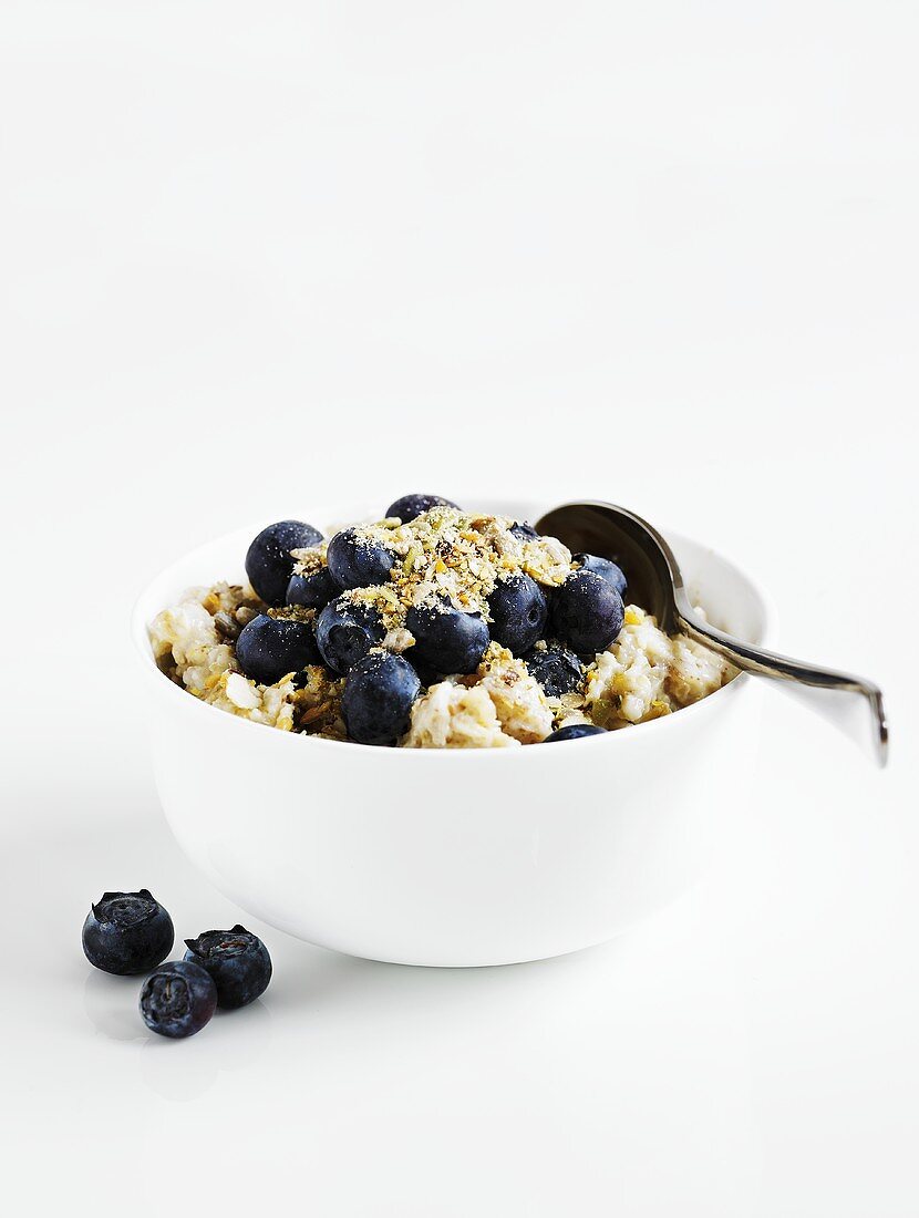 Porridge with blueberries