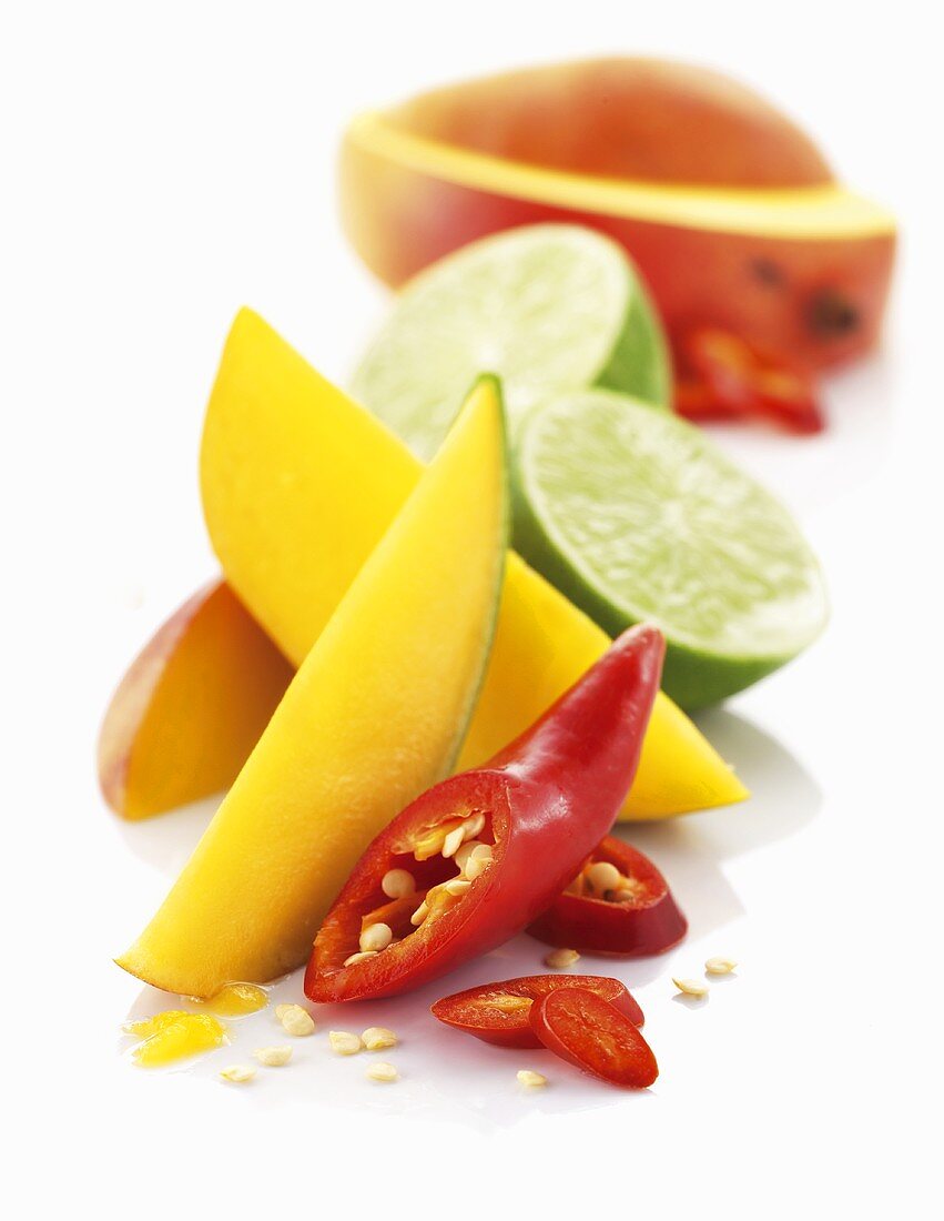 Mango, Limetten und Chilischote