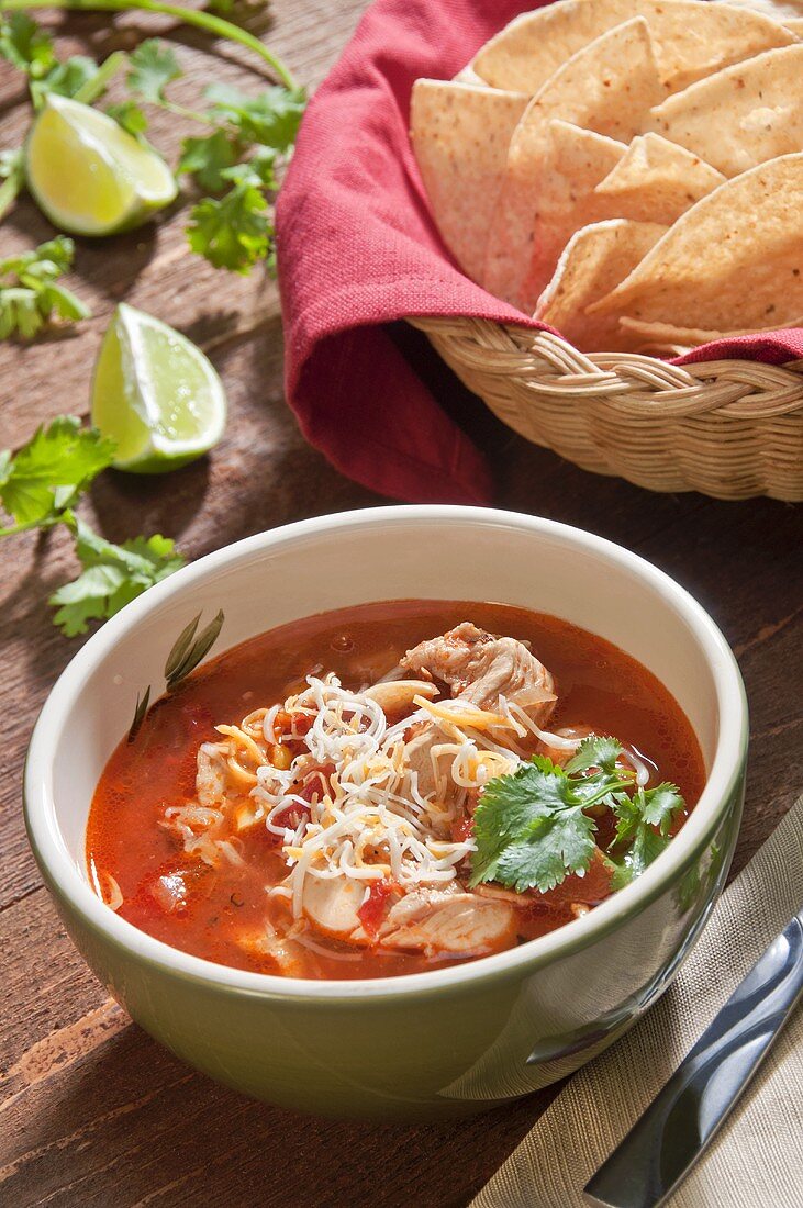 Hähnchen-Tortilla-Suppe