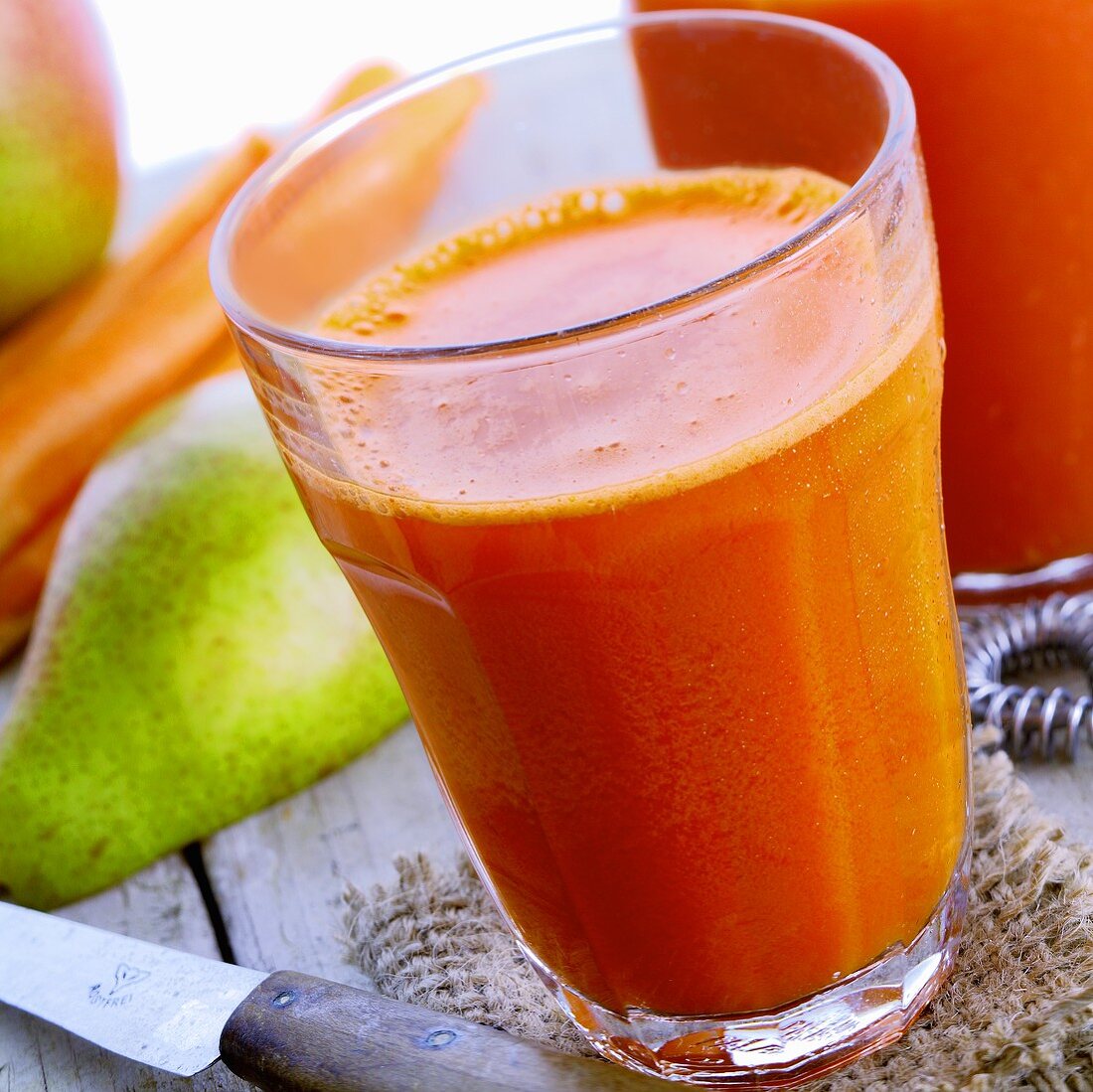 Carrot and pear smoothie