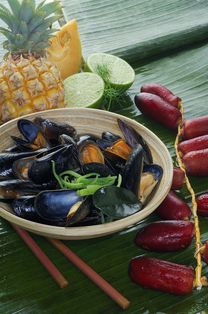 Mussels and exotic fruit