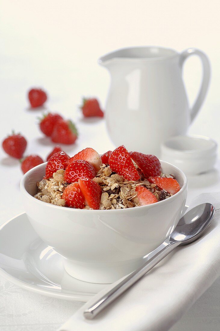 Müsli mit Erdbeeren