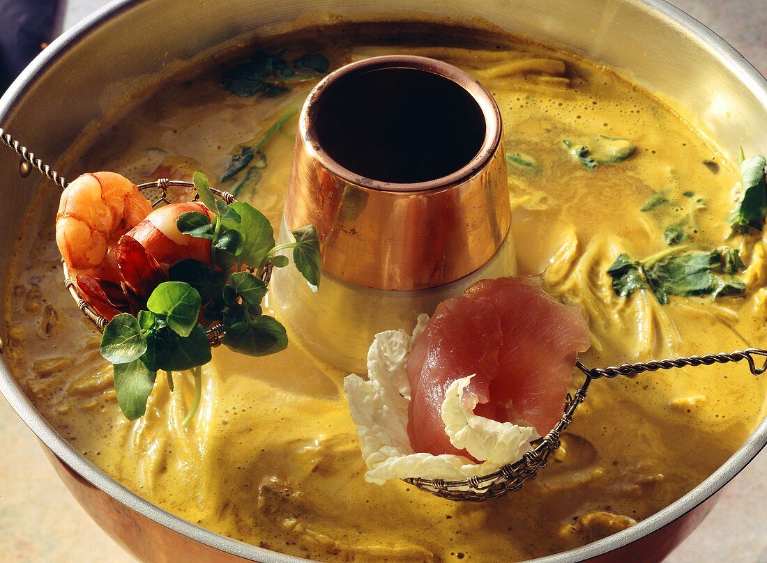 Kokos-Curry-Fondue im Feuertopf