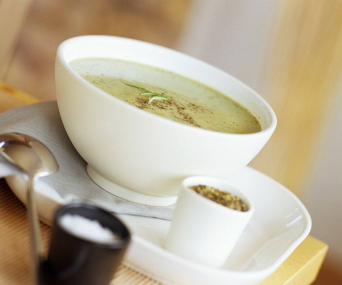 Gemüsesuppe mit Rosmarin