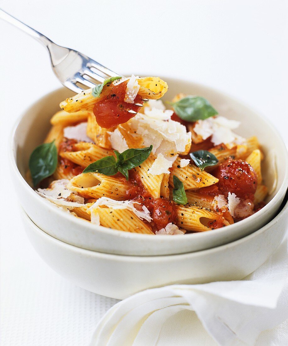 Penne with tomato sauce, Parmesan and basil