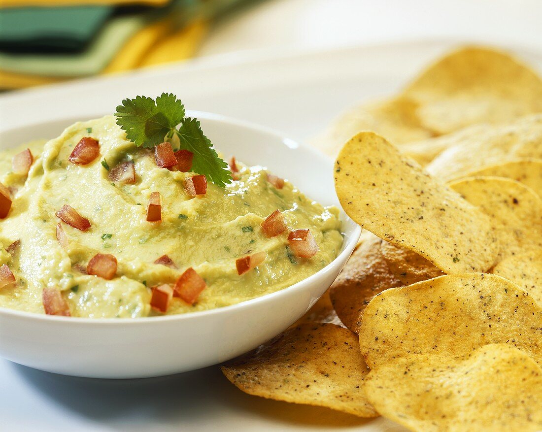 Guacamole with crisps