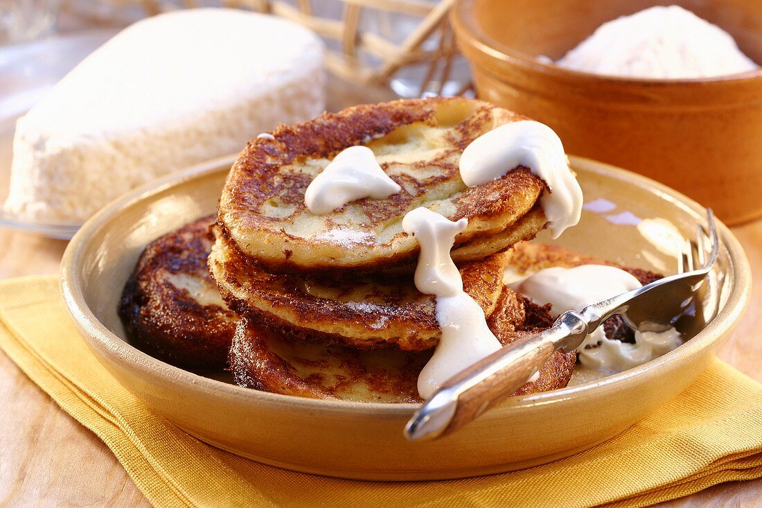 Pancakes with cottage cheese and sour cream