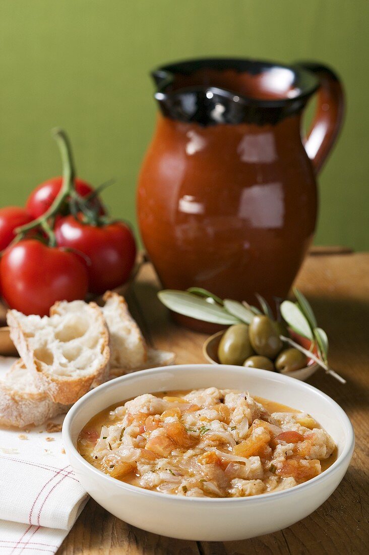 Bread soup with tomatoes