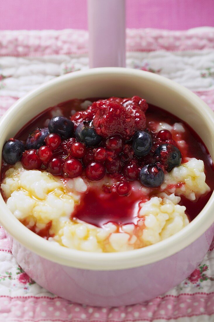 Rice pudding with berries