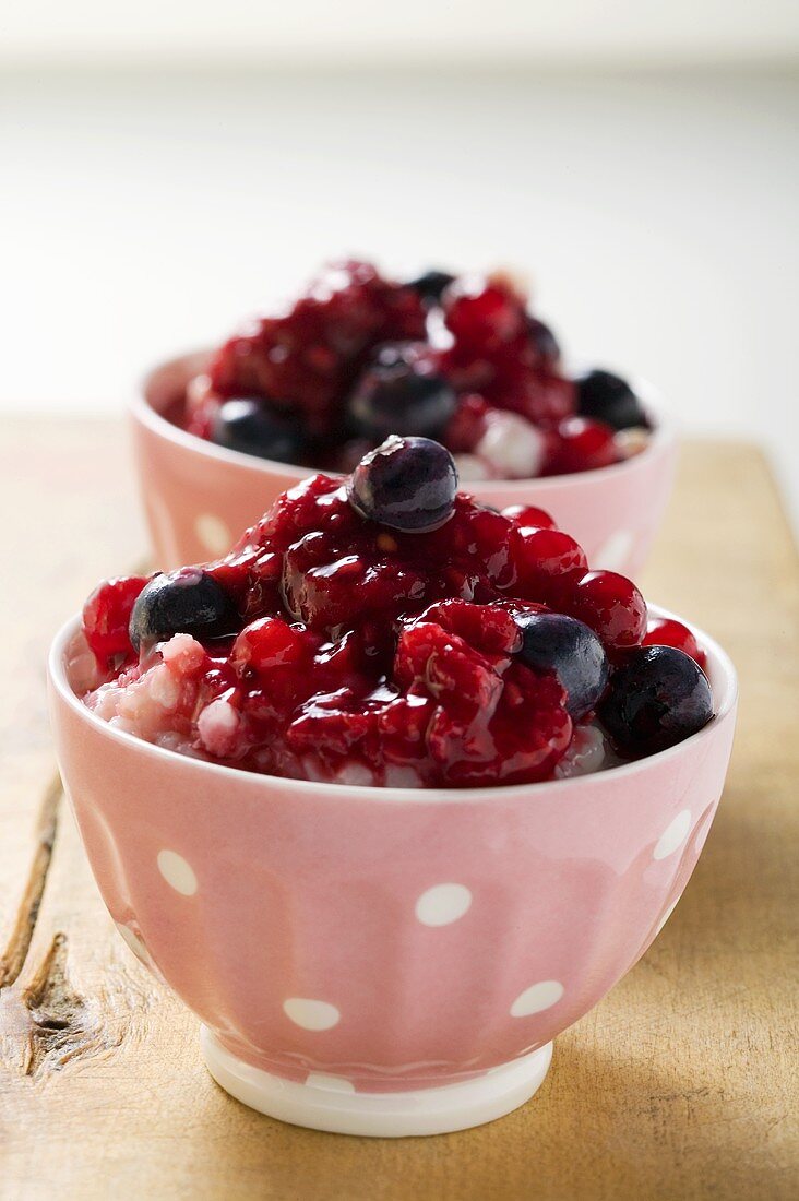 Rice pudding with berries