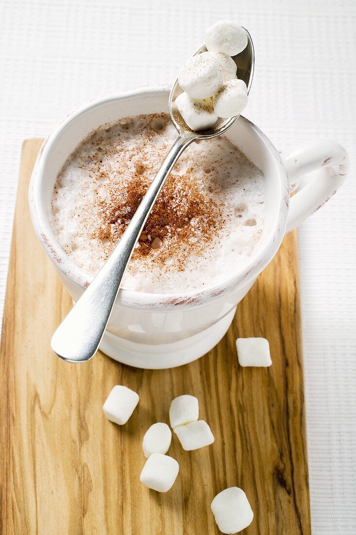 Tasse Kakao mit Marshmallows