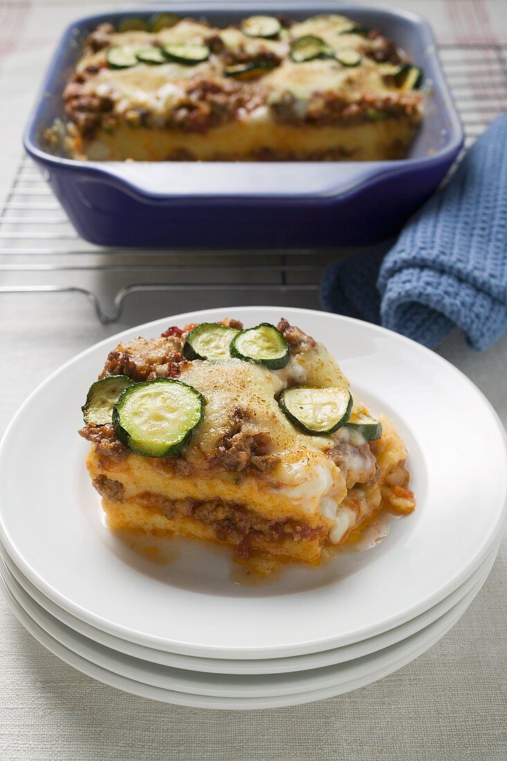 Polentaauflauf mit Hackfleisch und Zucchini