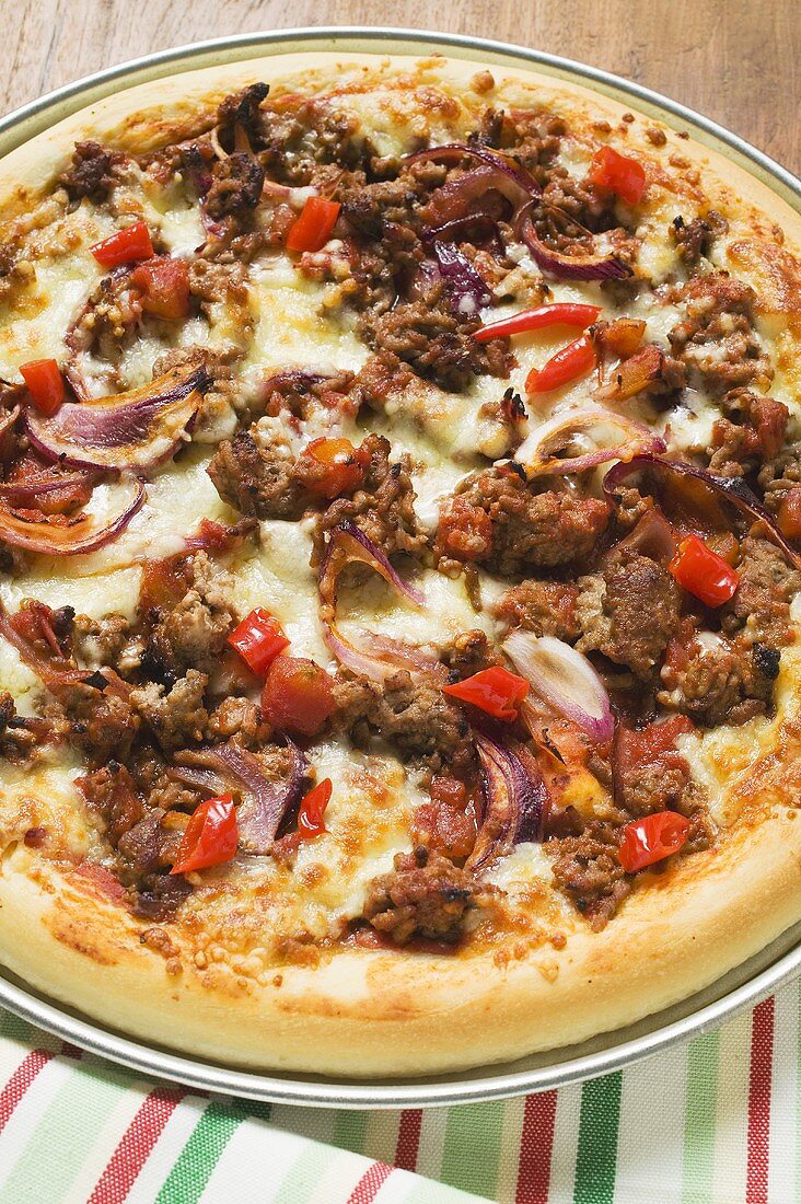 Mince and onion pizza with cheese