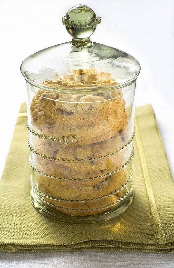 Cranberry cookies in a jar