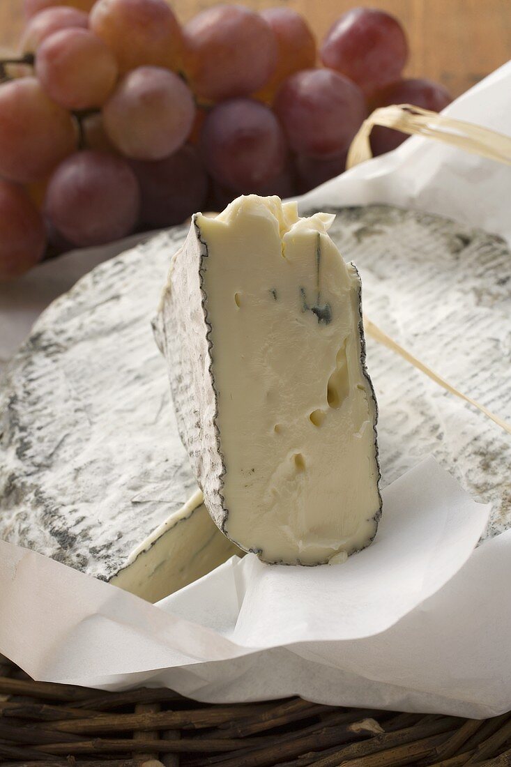 Blue cheese (Bresse Bleu, France) and grapes