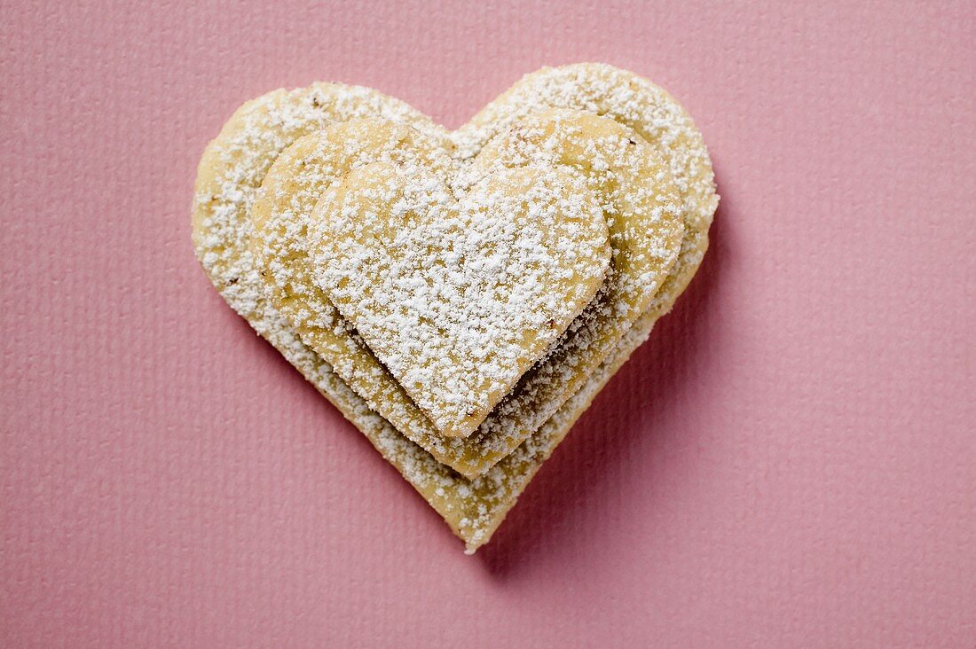 Pastry hearts with icing sugar