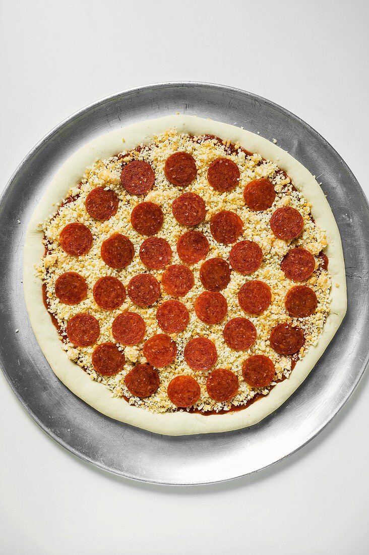 Pepperoni pizza (unbaked)