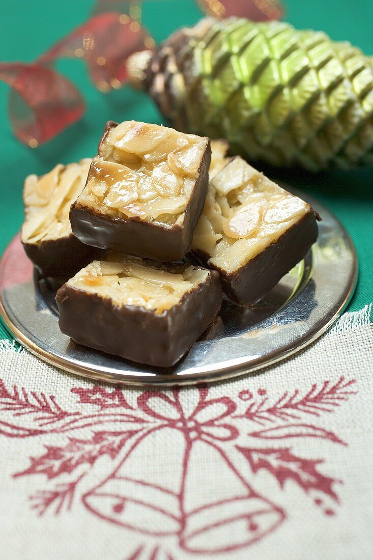 Fancies with flaked almonds and chocolate (for Christmas)