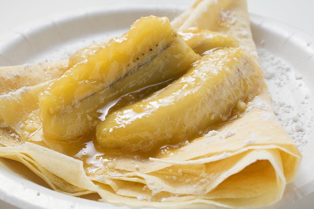 Crepes mit karamellisierten Bananen