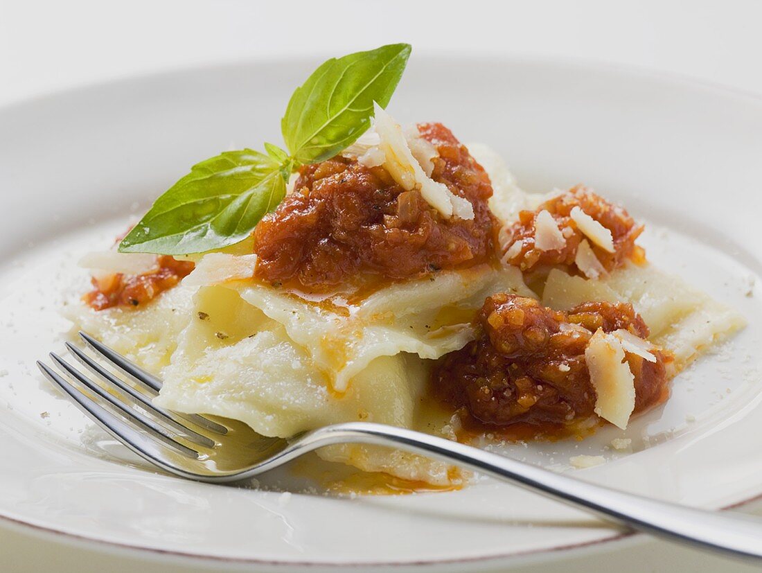 Ravioli with tomato sauce