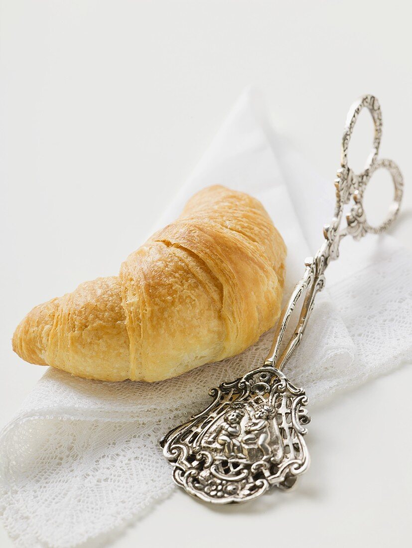 Croissant and pastry tongs