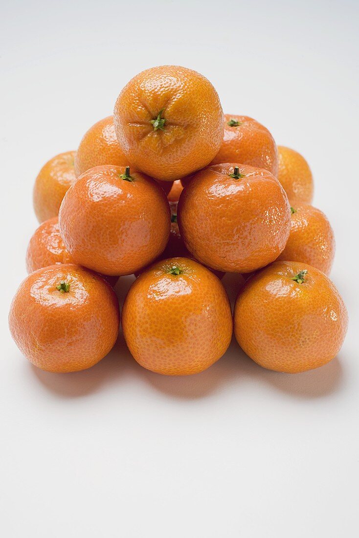 Pyramid of clementines