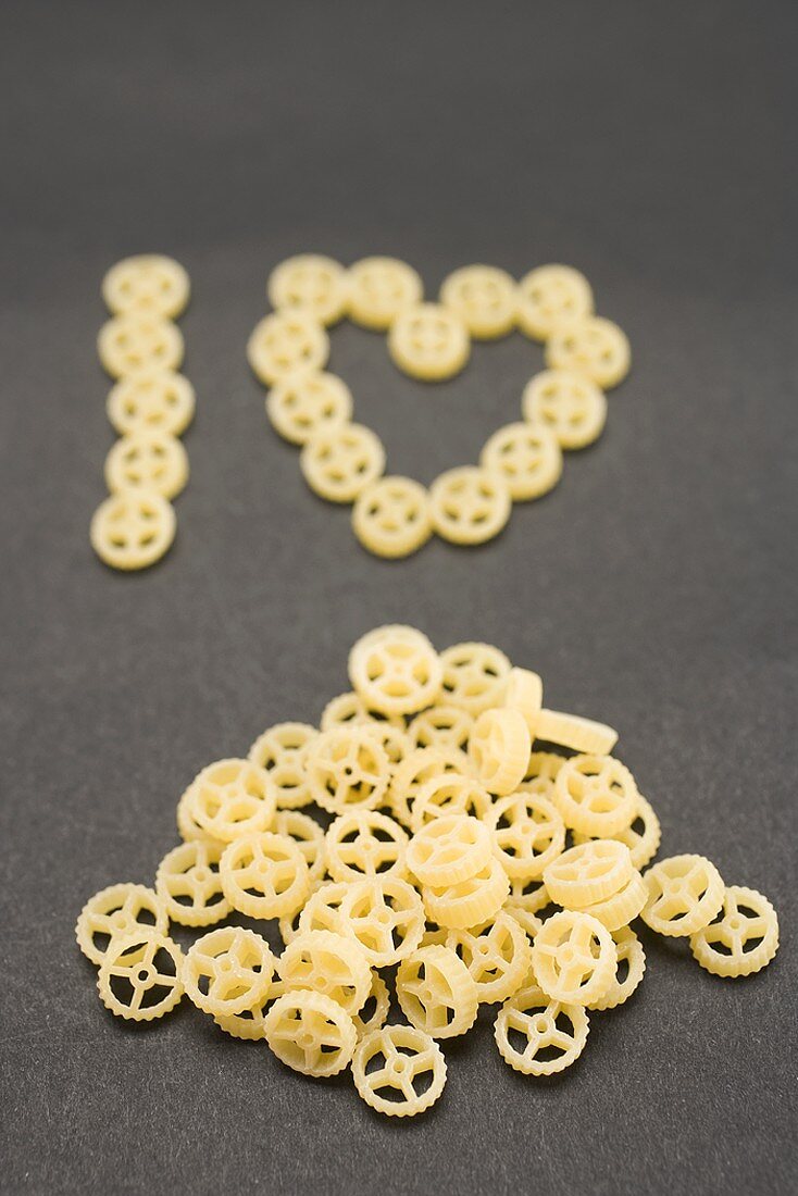 Picture symbolising: I love wagon wheel pasta