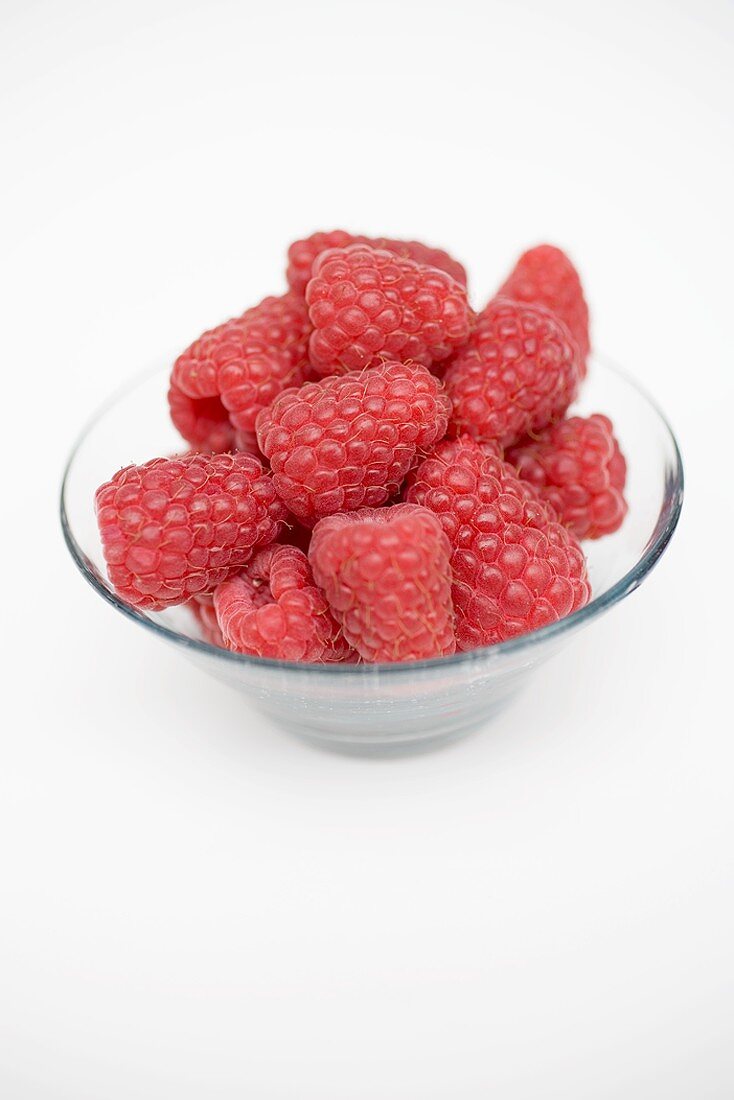 Raspberries in glass dish